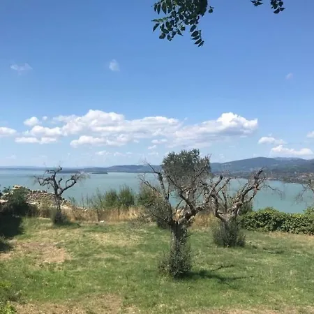 Apartment In The Medieval Village Near Trasimeno Lake