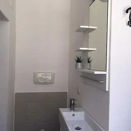 Apartment In The Medieval Village Near Trasimeno Lake *